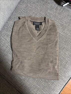 The Men's Store Brown V-Neck Sweater - Medium WORN ONCE. Tags cut